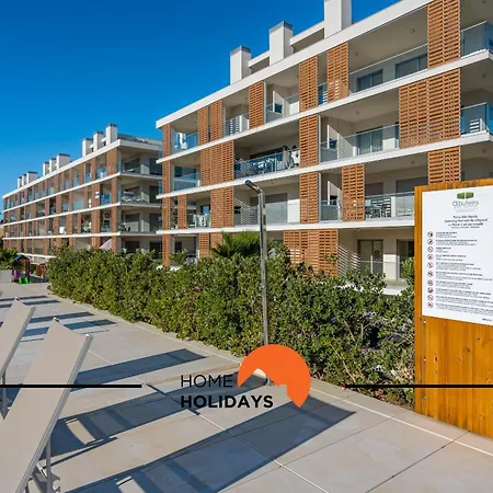 #264 C04 By Holidays * Albufeira