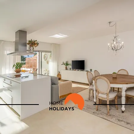 #264 C04 By Holidays *