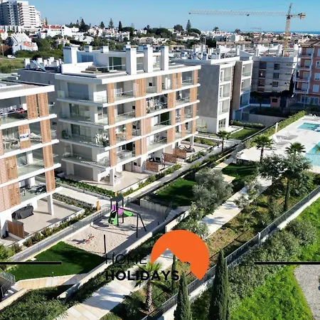 #264 C04 By Holidays * Albufeira