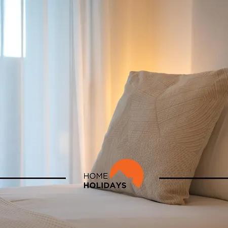 #264 C04 By Holidays شقة