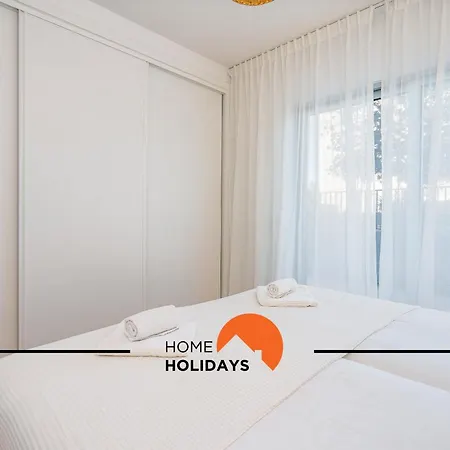 #264 C04 By Holidays شقة البوفيرا